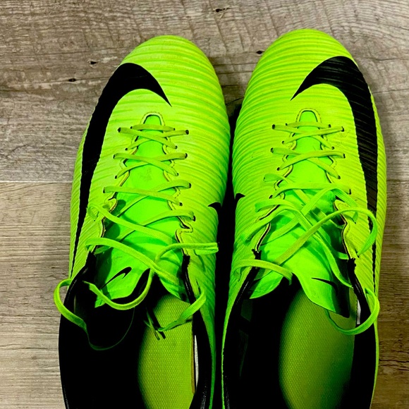 nike mercurial 11 size 10.5 us men’s soccer cleats - Picture 3 of 3